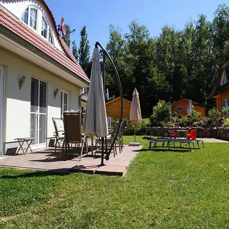 House Nightingale, Dom wakacyjny Glowe