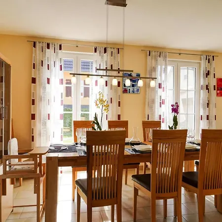 House Nightingale, Glowe