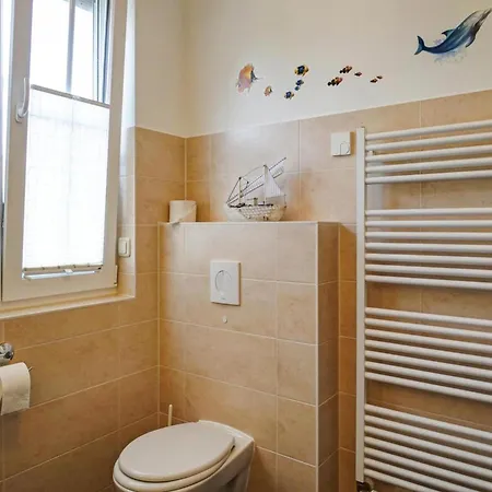 House Nightingale, Glowe