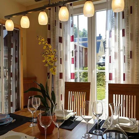 House Nightingale, * Glowe