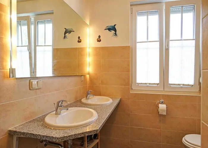 House Nightingale, Prázdninový dům