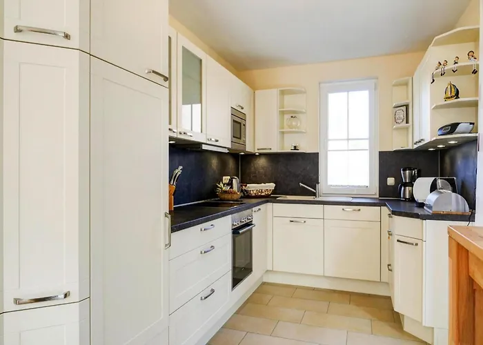 House Nightingale, Prázdninový dům *