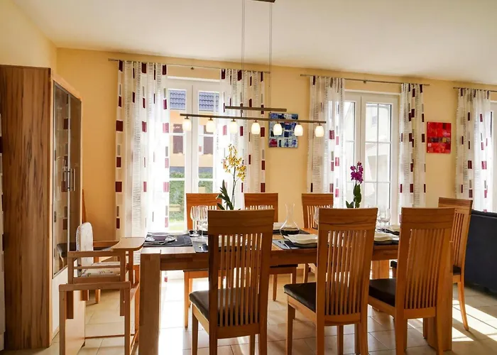 House Nightingale, Glowe