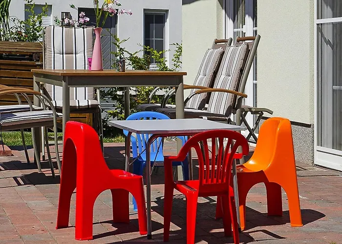 House Nightingale, * Glowe