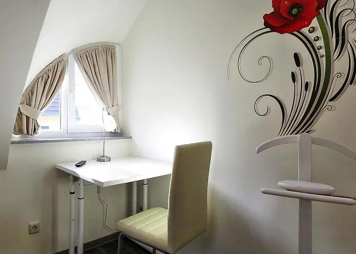 House Nightingale, Prázdninový dům *