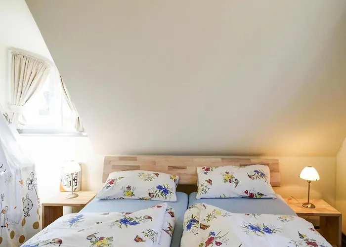 House Nightingale, Prázdninový dům Glowe